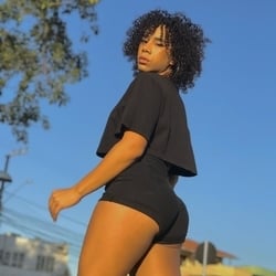 Foto de Naty Furtado ao vivo na webcam