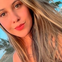 Foto de Nayla 2025 ao vivo na webcam