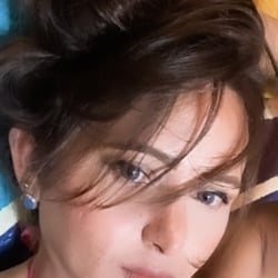 Foto de Nely ao vivo na webcam