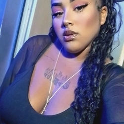 Nic Bombom