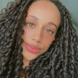 Foto de Nicole Ferreira ao vivo na webcam