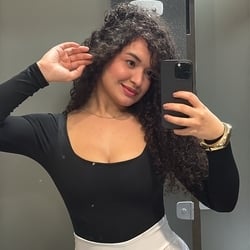 Foto de Nina Cacheada - videos sexo ao vivo Sexo ao Vivo