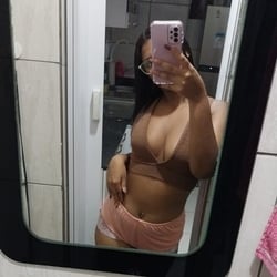 Foto de Nina Rosa ao vivo na webcam