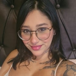 Foto de Nini Calil ao vivo na webcam