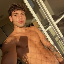 Foto de Noah Moraes ao vivo na webcam