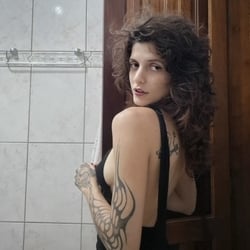 Foto de Nocturne Helena ao vivo na webcam