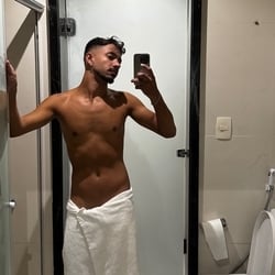 Foto de O Cara Do Grindr ao vivo na webcam