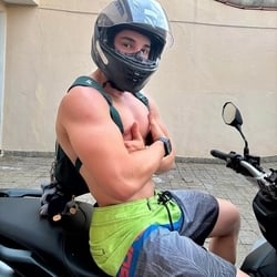 Foto de Oficial Macho ao vivo na webcam