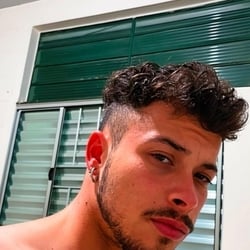 Foto de Oli 1999 - videos sexo ao vivo Sexo ao Vivo
