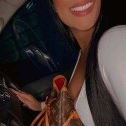 Foto de Paolla Iwata ao vivo na webcam