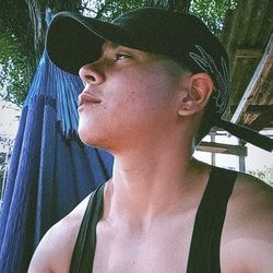 Foto de Pê Gomez ao vivo na webcam