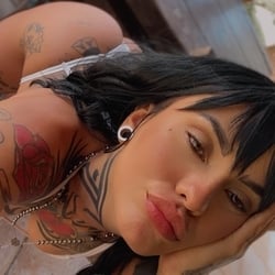 Foto de Pérola May ao vivo na webcam