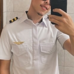 Foto de Pilot Hot ao vivo na webcam