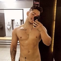 Foto de Pitbull 69 ao vivo na webcam