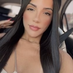 Foto de Pocahontas 777 ao vivo na webcam