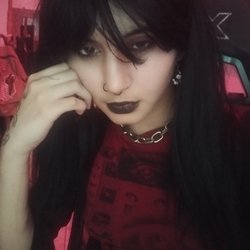 Foto de Poison Eve ao vivo na webcam