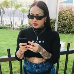 Foto de Pony ao vivo na webcam