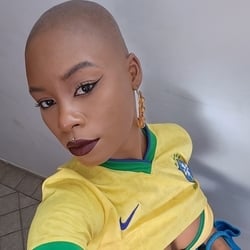 Foto de Preta Careca - camsoda Sexo ao Vivo