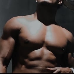 Foto de Preto Elegante ao vivo na webcam