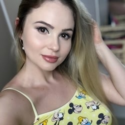 Foto de Priscila Krause ao vivo na webcam