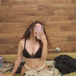 Foto de Queen Ester ao vivo na webcam