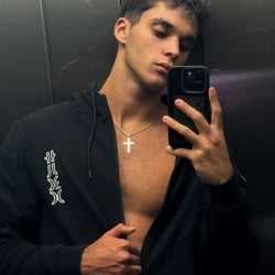 Foto de Rael 2024 ao vivo na webcam