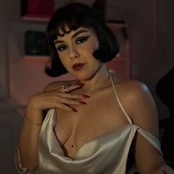 Foto de La Vénus Fatale ao vivo na webcam