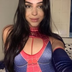 Foto de Raissa Cybert ao vivo na webcam