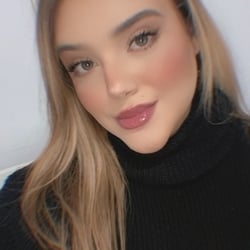 Foto de Raissa Mineli ao vivo na webcam