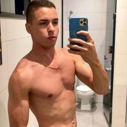 Foto de Rapaz D Interior ao vivo na webcam