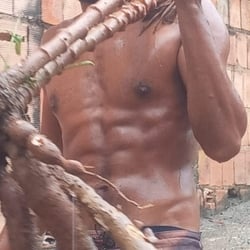 Foto de Rapaz Latino ao vivo na webcam