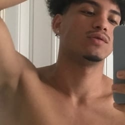 Foto de Rauw ao vivo na webcam