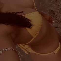 Foto de Rayane Oliveira ao vivo na webcam