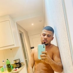 Foto de Reis Dot 97 ao vivo na webcam