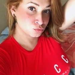 Foto de Roberta Almeida ao vivo na webcam