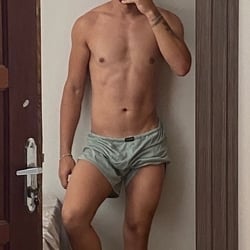 Foto de Robyn 27 ao vivo na webcam