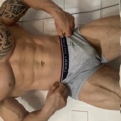 Foto de Romalhadob ao vivo na webcam