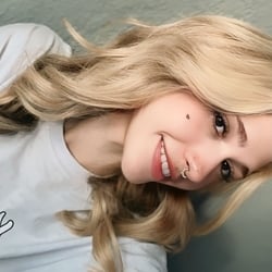 Foto de Sabrina Helil ao vivo na webcam