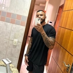 Foto de Safado Tattoado ao vivo na webcam