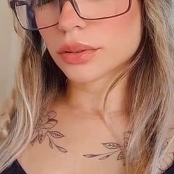 Foto de Sarah Loirinha ao vivo na webcam