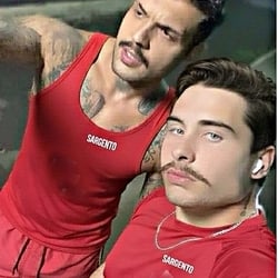 Foto de Militar 25 cm ao vivo na webcam