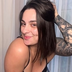 Foto de Senhorita Izza ao vivo na webcam