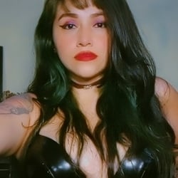 Foto de Senhorita Petit ao vivo na webcam