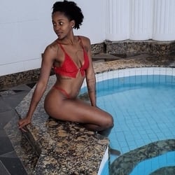 Foto de Sophia Bertoline ao vivo na webcam