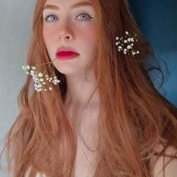 Foto de Nicole Lisboa ao vivo na webcam