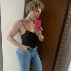 Foto de Sthefany Venturi ao vivo na webcam