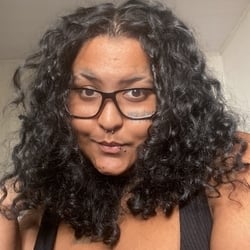 Foto de Suyanne Héria ao vivo na webcam