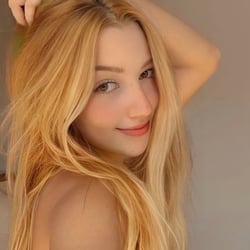 Foto de Mirella Medeiros ao vivo na webcam