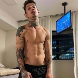 Foto de Tattooado Dotado ao vivo na webcam