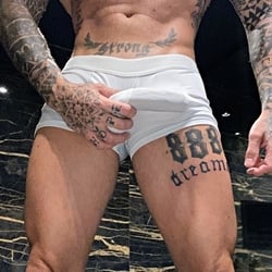 Foto de Tatuado P 23 ao vivo na webcam